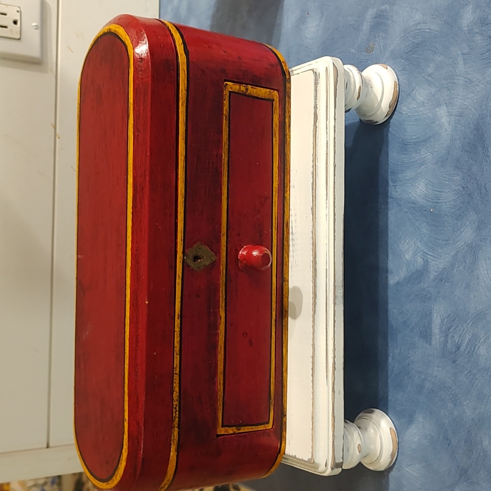 Vintage jewelry box